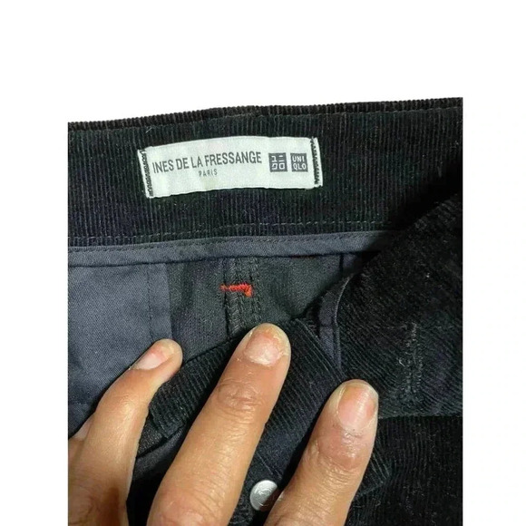 UNIQLO || BLACK CORDUROY MINI SKIRT ||  SZ S || PRE-OWNED GOOD CONDITION - Picture 2 of 3